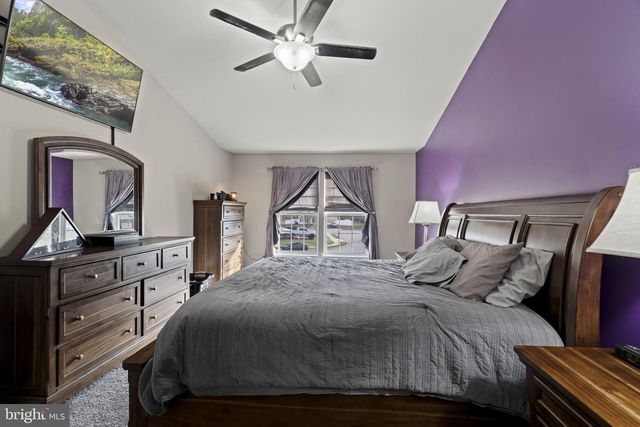 5 PANAMA CT, Carneys Point, NJ 08069