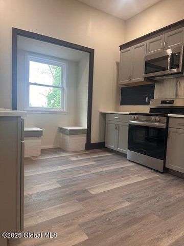 238 8th Street 2, Troy, NY 12180