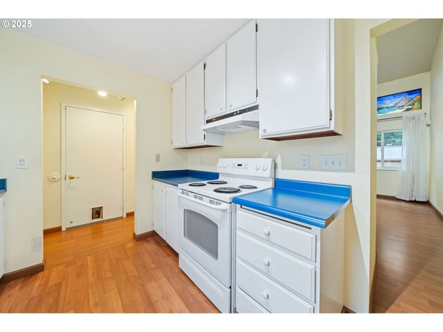 17525 Nw SHOREWOOD Dr, Beaverton, OR 97006