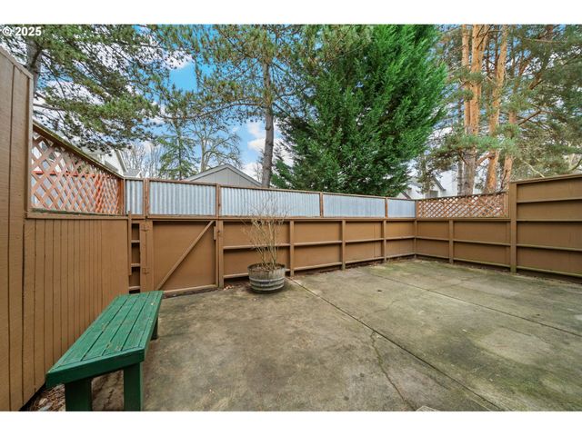 17525 Nw SHOREWOOD Dr, Beaverton, OR 97006