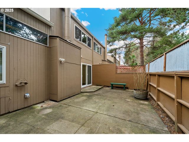 17525 Nw SHOREWOOD Dr, Beaverton, OR 97006