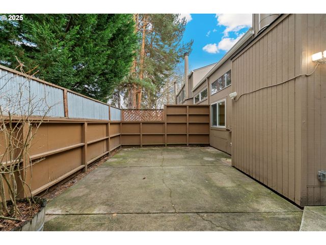 17525 Nw SHOREWOOD Dr, Beaverton, OR 97006