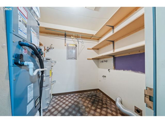 17525 Nw SHOREWOOD Dr, Beaverton, OR 97006