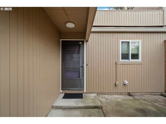 17525 Nw SHOREWOOD Dr, Beaverton, OR 97006