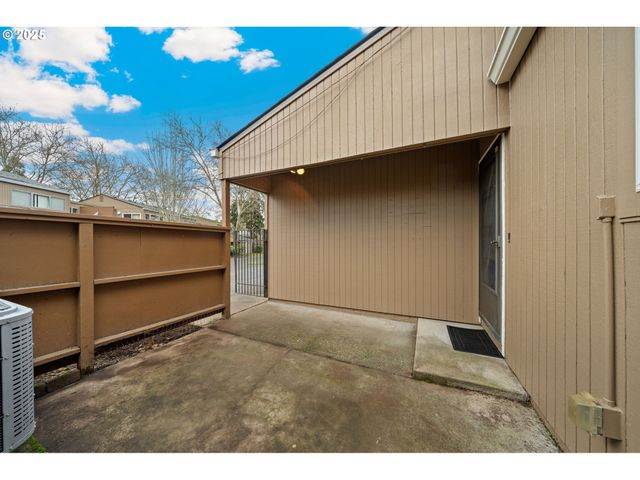 17525 Nw SHOREWOOD Dr, Beaverton, OR 97006