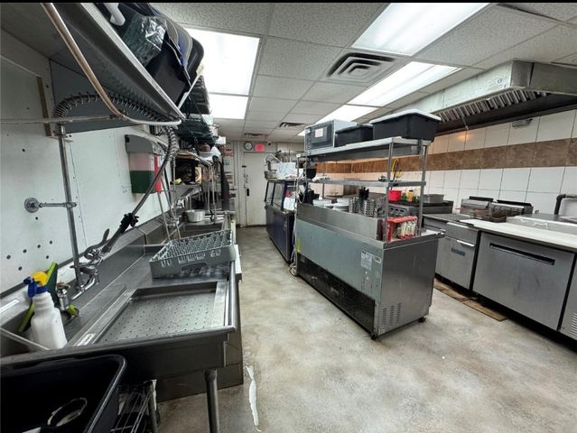 994 MARKET Street, Meadville, PA 16335