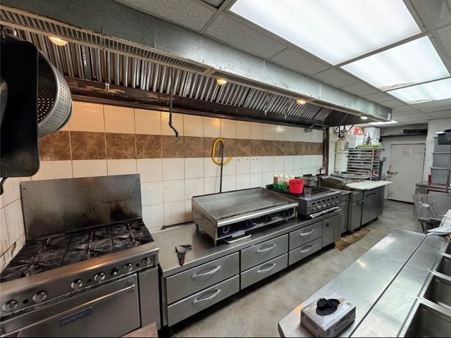 994 MARKET Street, Meadville, PA 16335