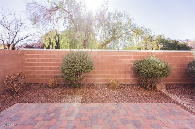 9527 Knopfler Lane, Las Vegas, NV 89148