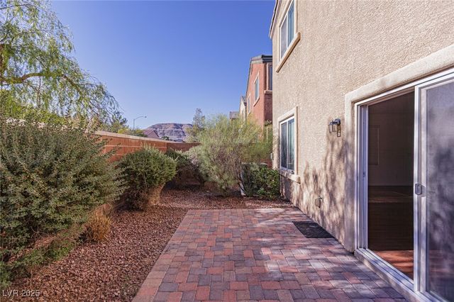 9527 Knopfler Lane, Las Vegas, NV 89148