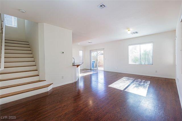 9527 Knopfler Lane, Las Vegas, NV 89148