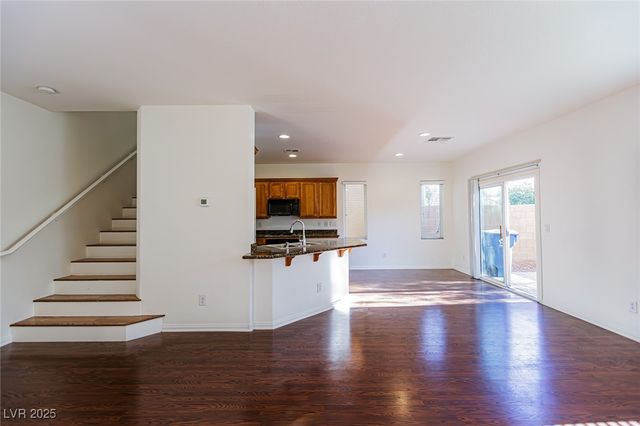 9527 Knopfler Lane, Las Vegas, NV 89148