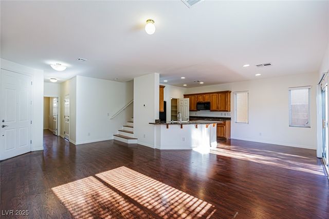 9527 Knopfler Lane, Las Vegas, NV 89148