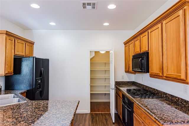 9527 Knopfler Lane, Las Vegas, NV 89148