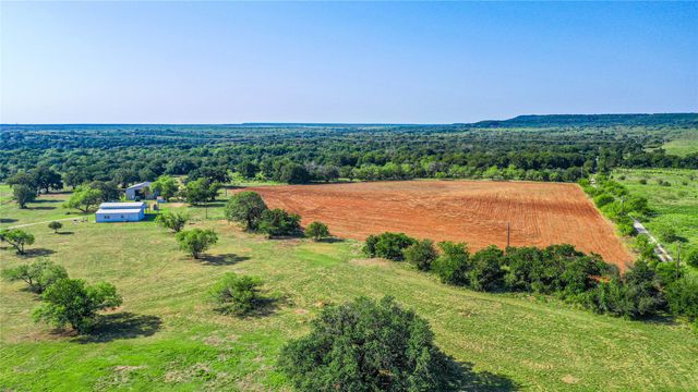 450 Beaver Creek Lane, Jacksboro, TX 76458