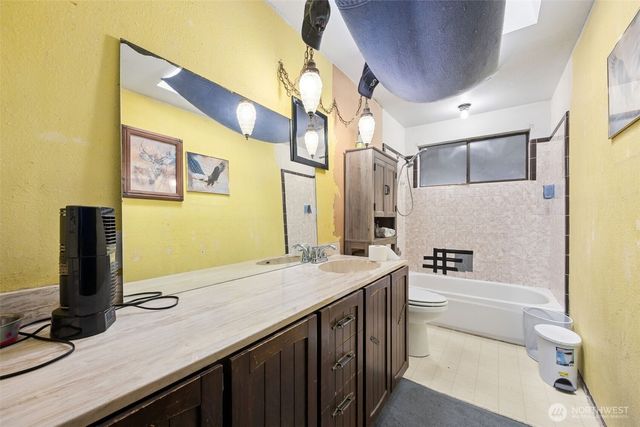 12401 99th Avenue Ct E, Puyallup, WA 98373