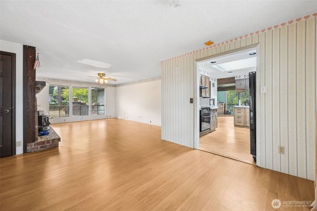 12401 99th Avenue Ct E, Puyallup, WA 98373