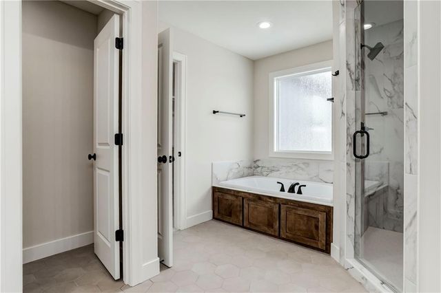 16965 S Brentwood Street, Olathe, KS 66062