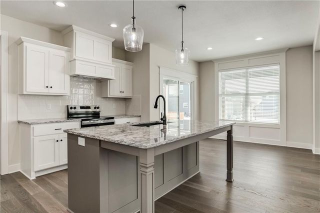 16965 S Brentwood Street, Olathe, KS 66062