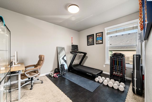 7876 Cardinal Peak St, West Richland, WA 99353