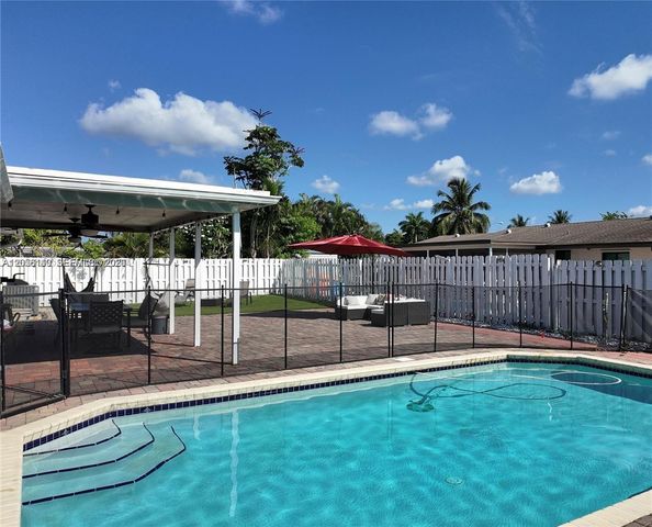 4081 Lake Dr, Coconut Creek, FL 33066