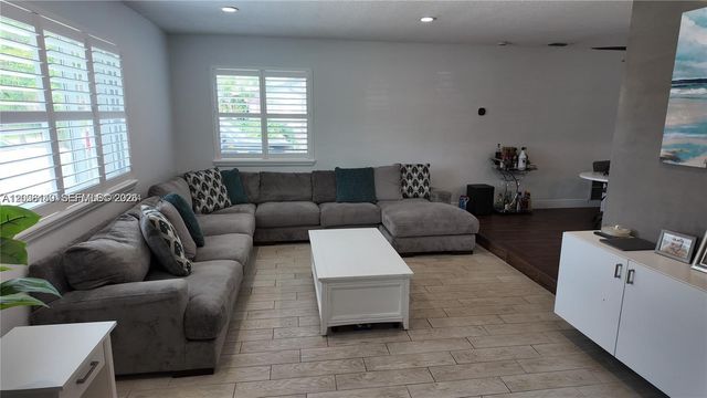 4081 Lake Dr, Coconut Creek, FL 33066