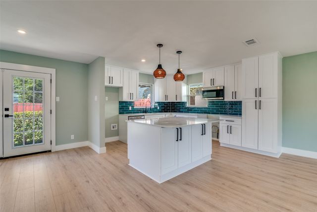 9209 Rustown Drive, Dallas, TX 75228