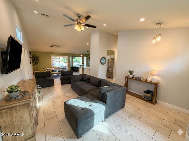 1219 E ARTESIAN Way, Gilbert, AZ 85234