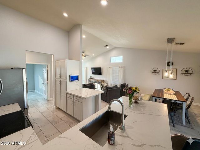 1219 E ARTESIAN Way, Gilbert, AZ 85234