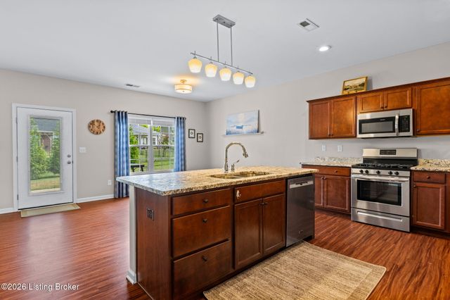 2203 Tatton Dr, Louisville, KY 40245