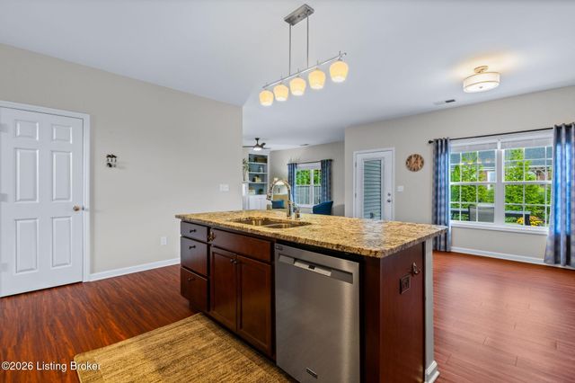 2203 Tatton Dr, Louisville, KY 40245