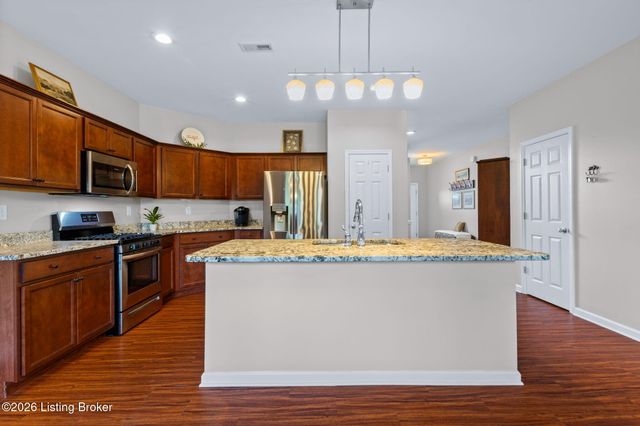2203 Tatton Dr, Louisville, KY 40245