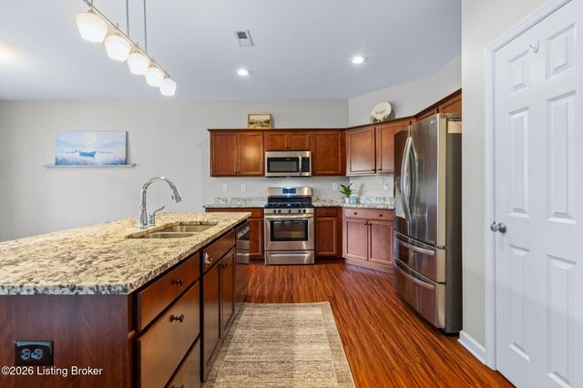2203 Tatton Dr, Louisville, KY 40245