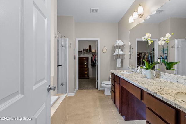 2203 Tatton Dr, Louisville, KY 40245