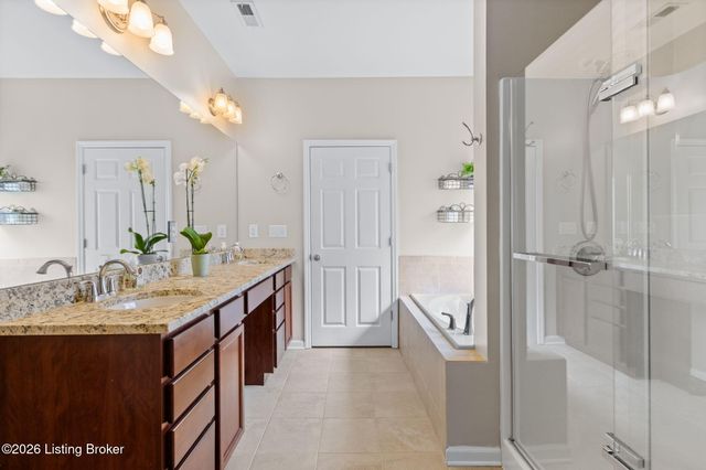 2203 Tatton Dr, Louisville, KY 40245