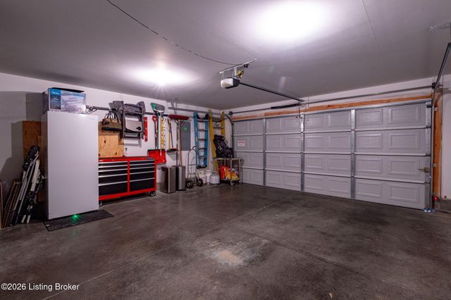 2203 Tatton Dr, Louisville, KY 40245