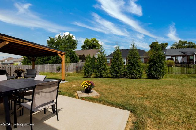 2203 Tatton Dr, Louisville, KY 40245