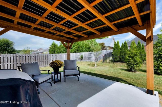 2203 Tatton Dr, Louisville, KY 40245
