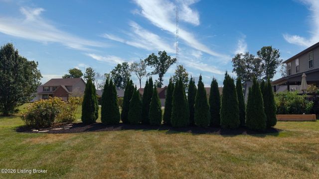 2203 Tatton Dr, Louisville, KY 40245