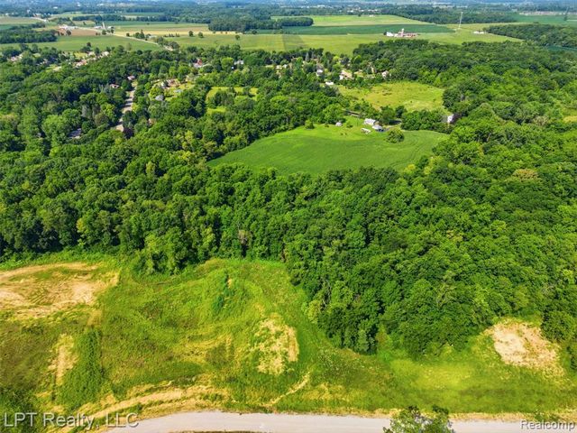 9571 Creekside Drive, Saline, MI 48176