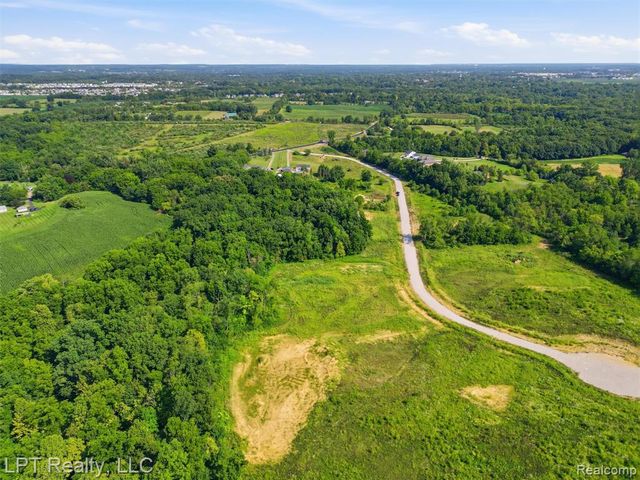 9571 Creekside Drive, Saline, MI 48176