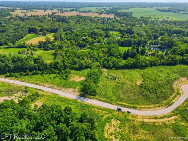 9571 Creekside Drive, Saline, MI 48176