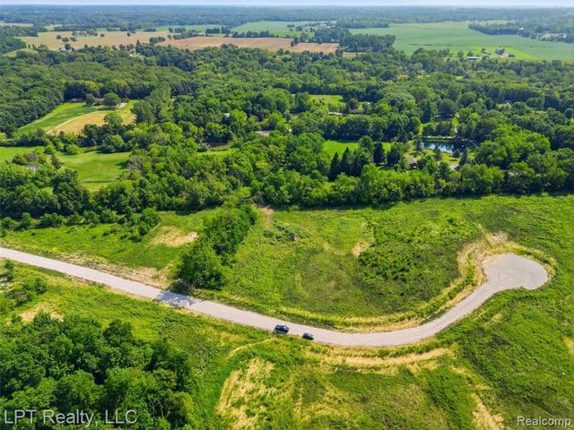 9571 Creekside Drive, Saline, MI 48176