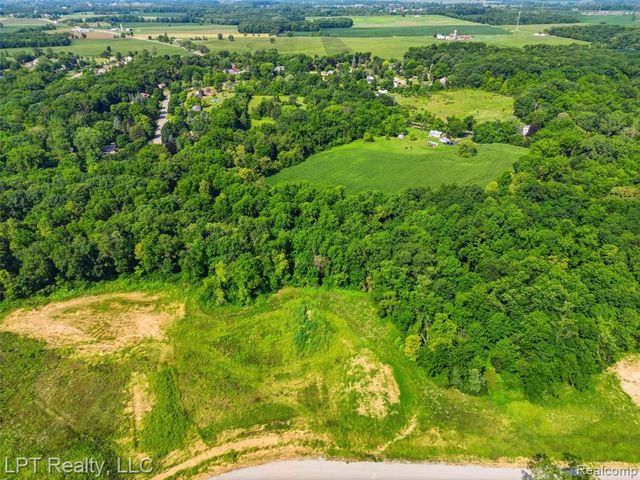 9571 Creekside Drive, Saline, MI 48176