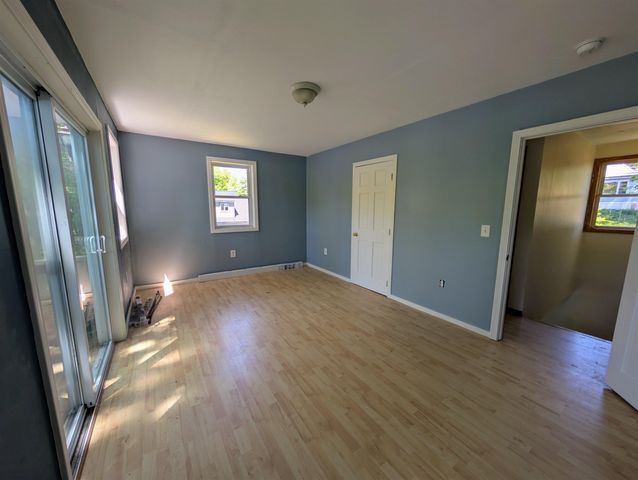 23 Penn Avenue, Deerfield, NH 03037