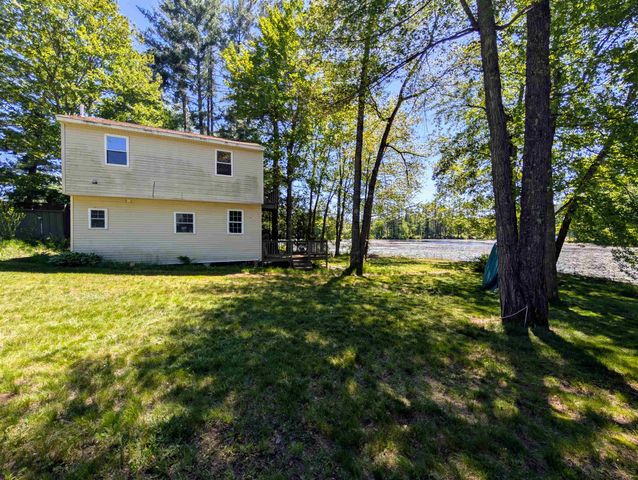 23 Penn Avenue, Deerfield, NH 03037