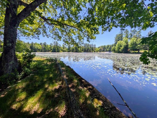 23 Penn Avenue, Deerfield, NH 03037