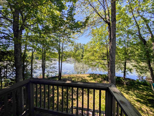 23 Penn Avenue, Deerfield, NH 03037