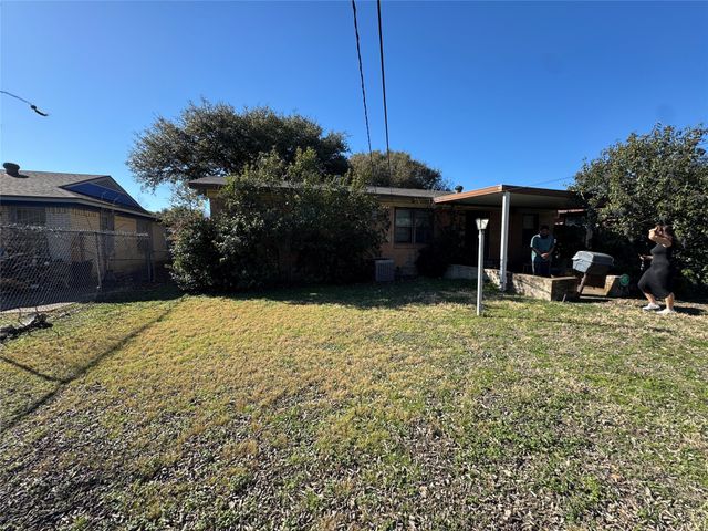 4216 Sun Valley Drive, Dallas, TX 75216