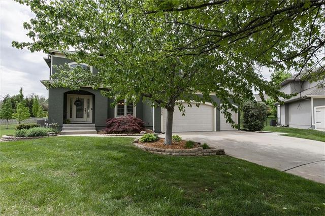 15534 Shawnee Drive, Overland Park, KS 66223
