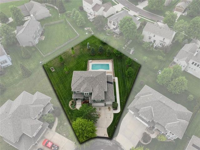 15534 Shawnee Drive, Overland Park, KS 66223